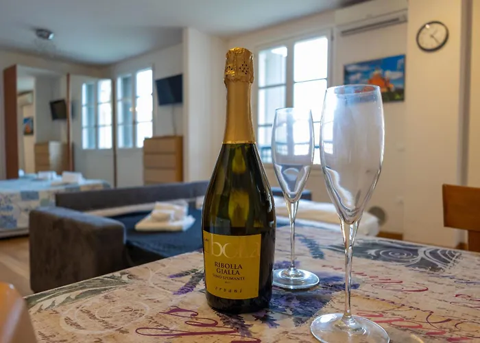 דירה Reno River House - Twa